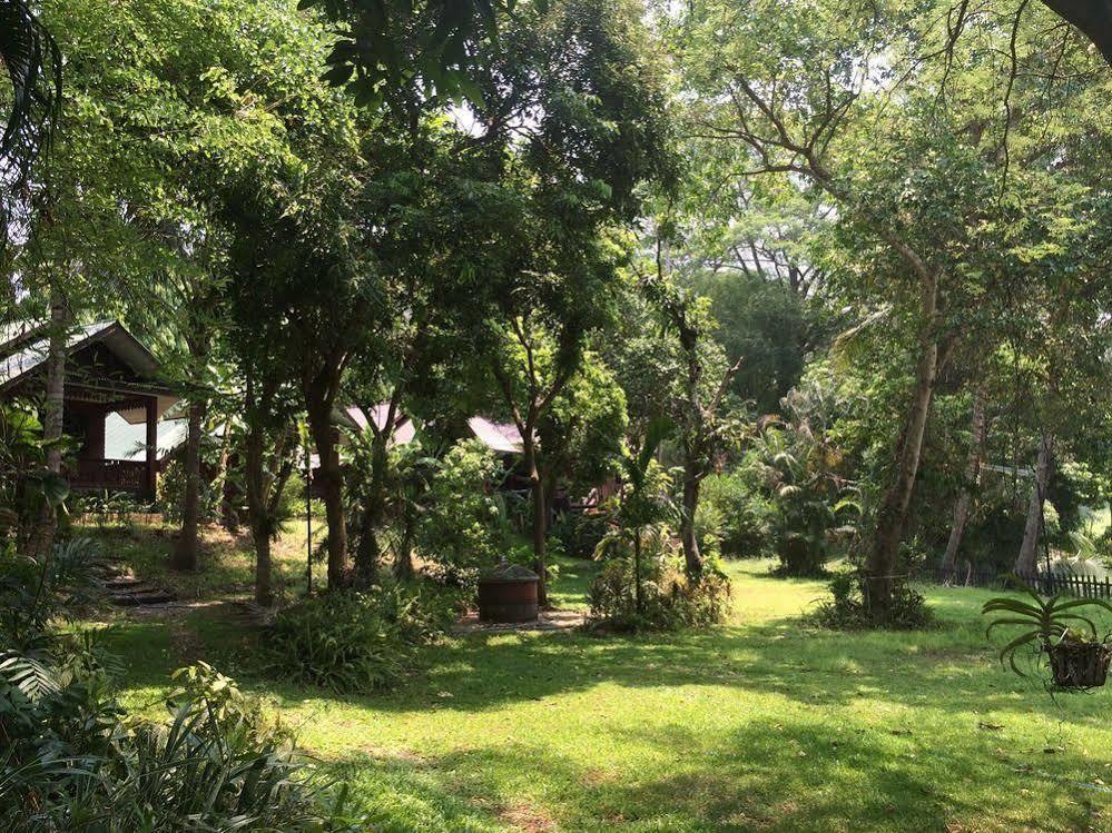 Ban Suan Klang Muang Resort Мехонгсон Екстер'єр фото